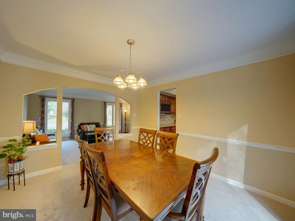 Image 11 of property listing at 2813 CABIN CREEK DR, Burtonsville, MD 20866