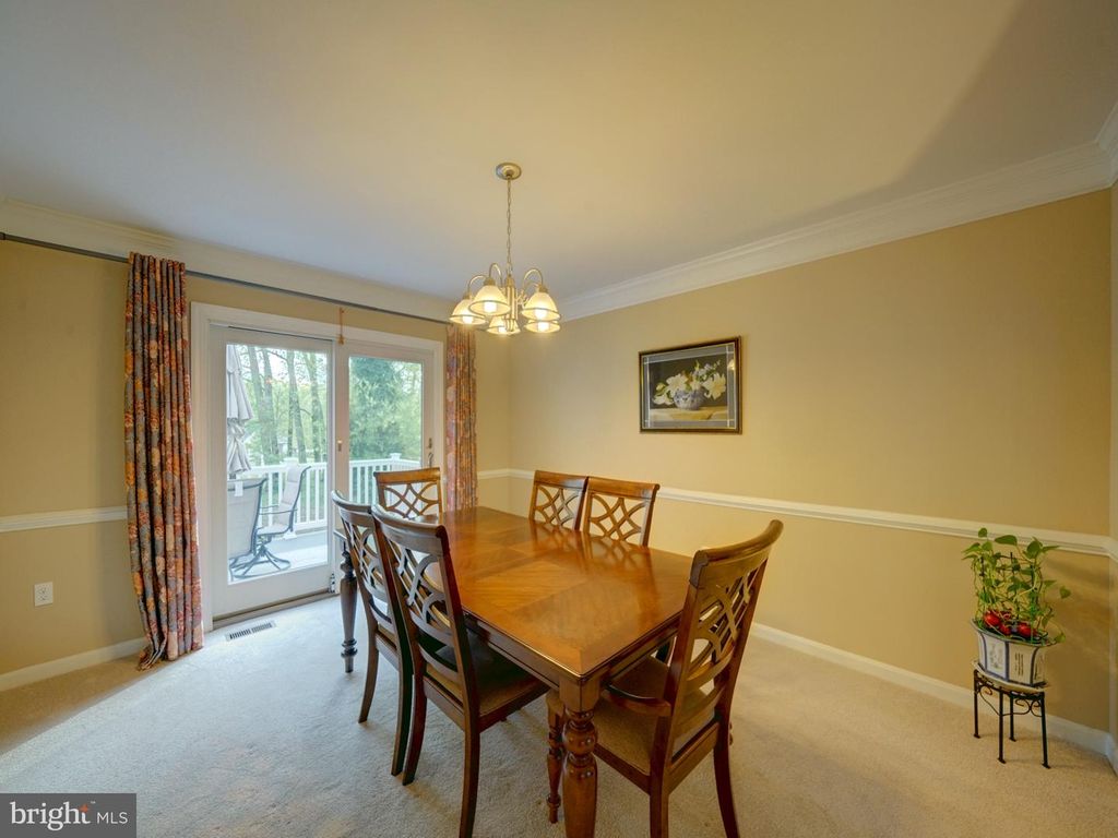Image 12 of property listing at 2813 CABIN CREEK DR, Burtonsville, MD 20866