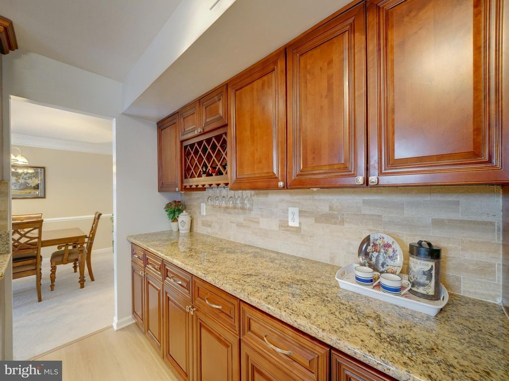 Image 18 of property listing at 2813 CABIN CREEK DR, Burtonsville, MD 20866