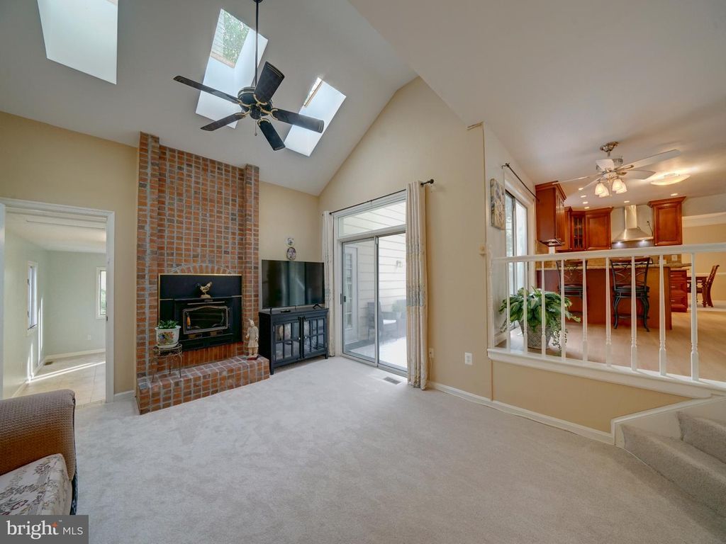 Image 26 of property listing at 2813 CABIN CREEK DR, Burtonsville, MD 20866