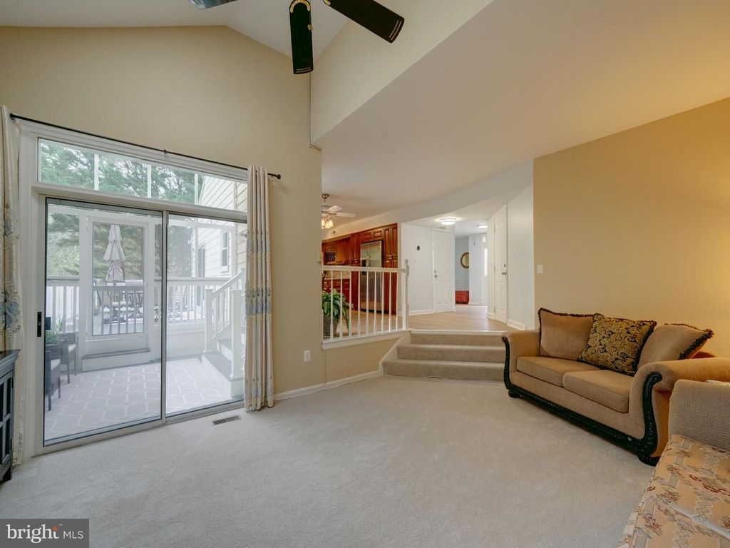 Image 27 of property listing at 2813 CABIN CREEK DR, Burtonsville, MD 20866