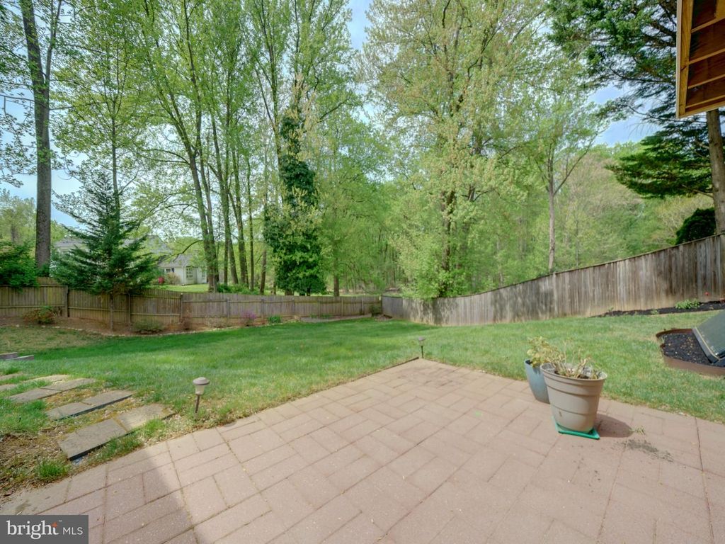 Image 32 of property listing at 2813 CABIN CREEK DR, Burtonsville, MD 20866