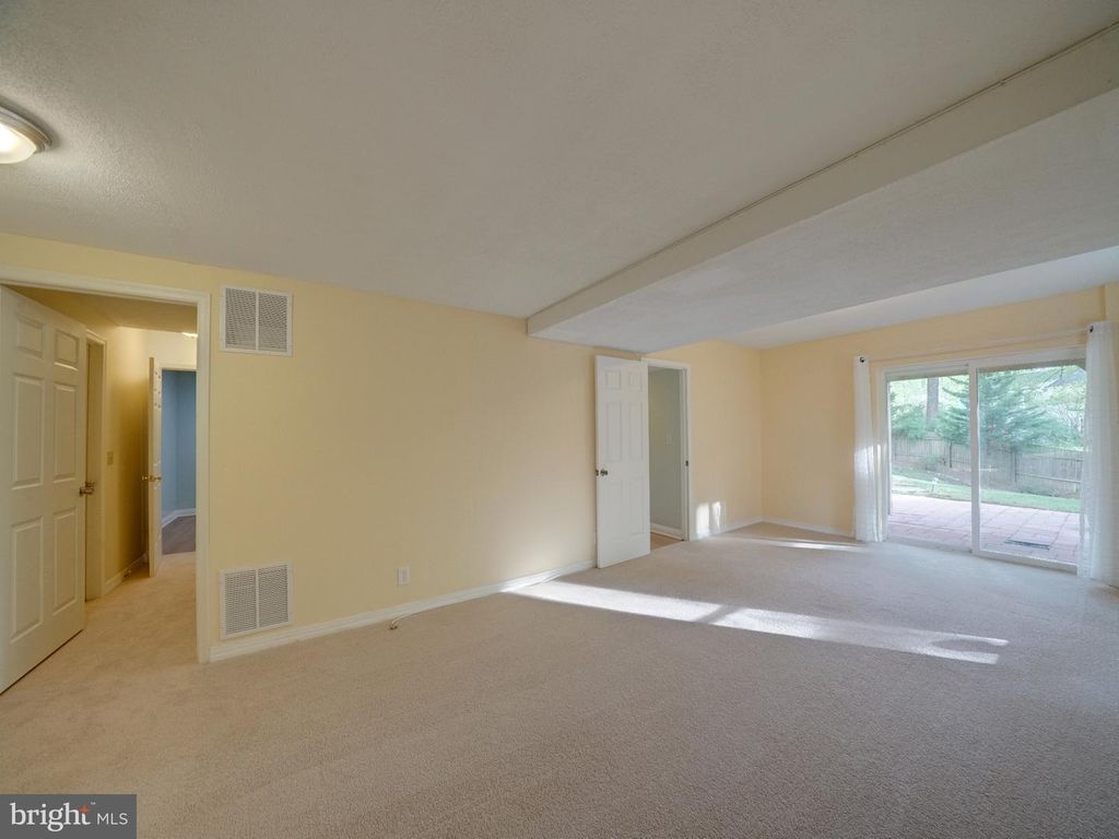 Image 34 of property listing at 2813 CABIN CREEK DR, Burtonsville, MD 20866