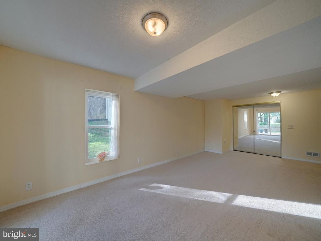 Image 36 of property listing at 2813 CABIN CREEK DR, Burtonsville, MD 20866