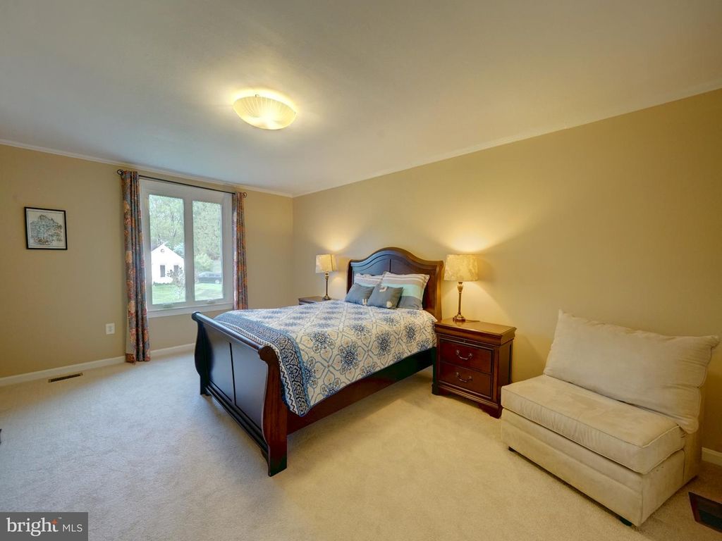 Image 43 of property listing at 2813 CABIN CREEK DR, Burtonsville, MD 20866