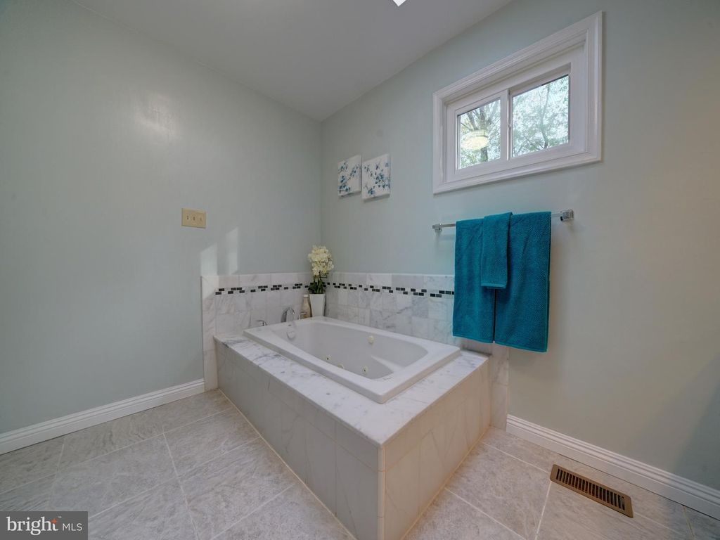 Image 48 of property listing at 2813 CABIN CREEK DR, Burtonsville, MD 20866