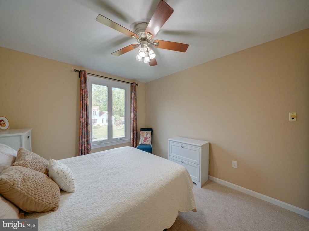 Image 57 of property listing at 2813 CABIN CREEK DR, Burtonsville, MD 20866