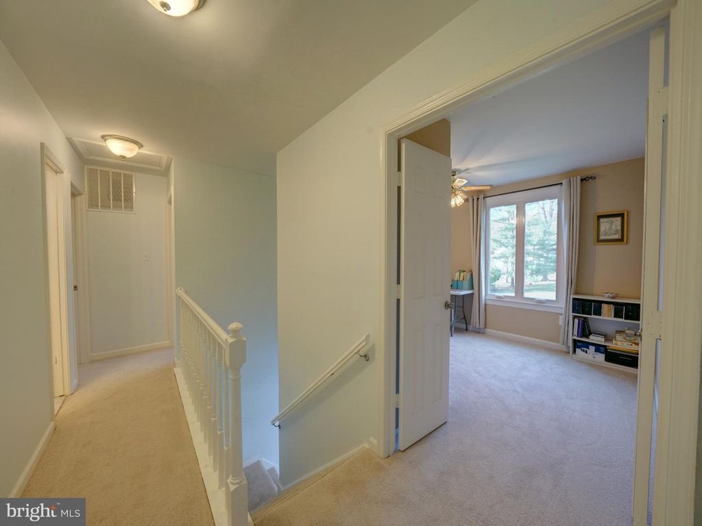 Image 61 of property listing at 2813 CABIN CREEK DR, Burtonsville, MD 20866