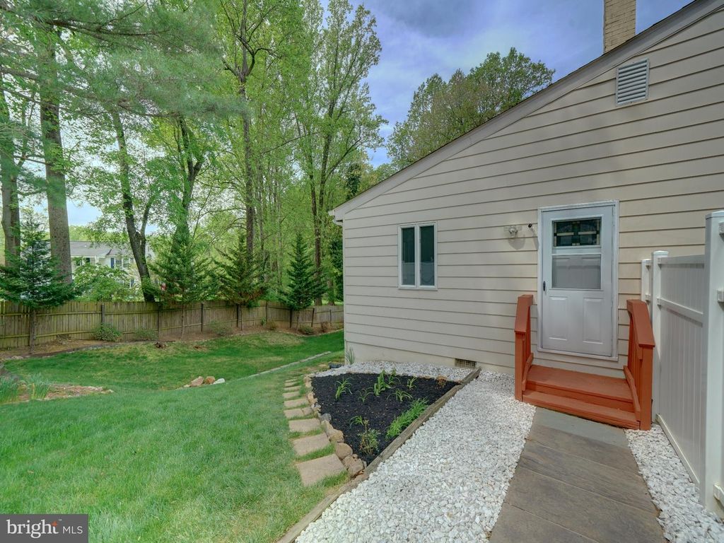 Image 62 of property listing at 2813 CABIN CREEK DR, Burtonsville, MD 20866