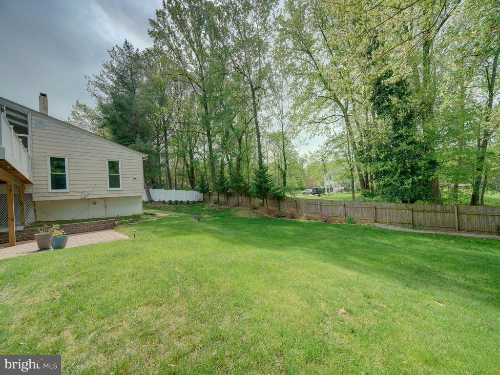 Image 64 of property listing at 2813 CABIN CREEK DR, Burtonsville, MD 20866