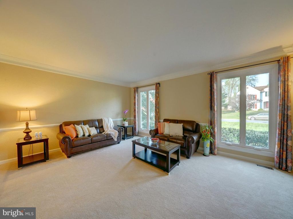 Image 7 of property listing at 2813 CABIN CREEK DR, Burtonsville, MD 20866