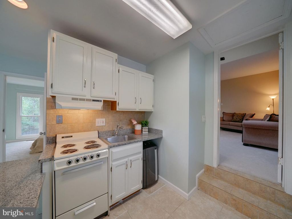 Image 66 of property listing at 2813 CABIN CREEK DR, Burtonsville, MD 20866