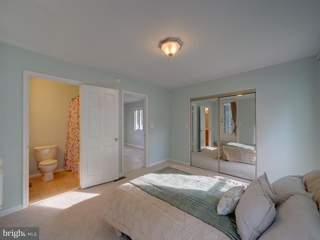 Image 73 of property listing at 2813 CABIN CREEK DR, Burtonsville, MD 20866