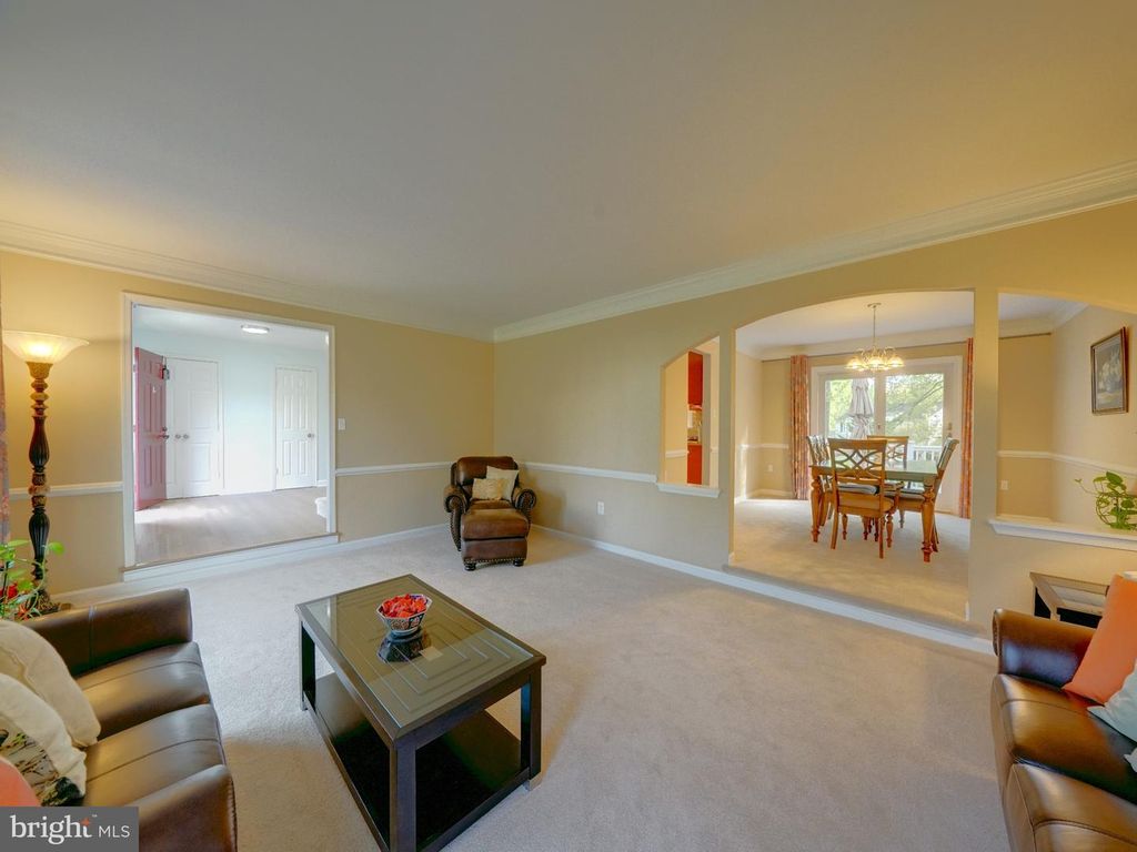 Image 9 of property listing at 2813 CABIN CREEK DR, Burtonsville, MD 20866