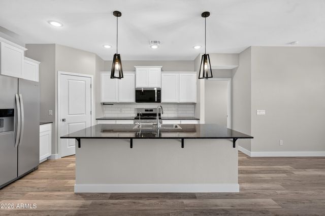 20057 N GRANTHAM Road, Maricopa, AZ 85138