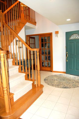 7143 Dove Drive, Schererville, IN 46375
