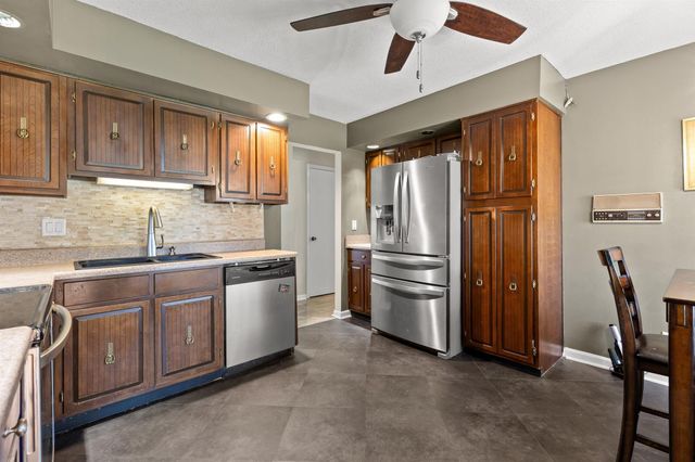 2404 Horseshoe Drive, Soddy Daisy, TN 37379