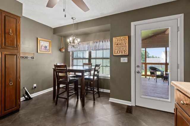 2404 Horseshoe Drive, Soddy Daisy, TN 37379