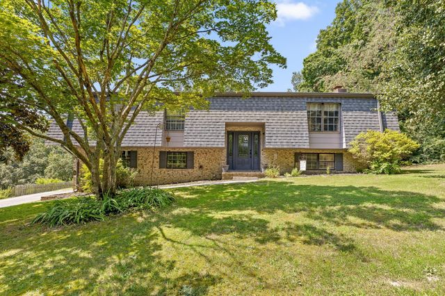 2404 Horseshoe Drive, Soddy Daisy, TN 37379