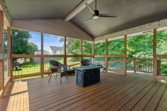 2404 Horseshoe Drive, Soddy Daisy, TN 37379