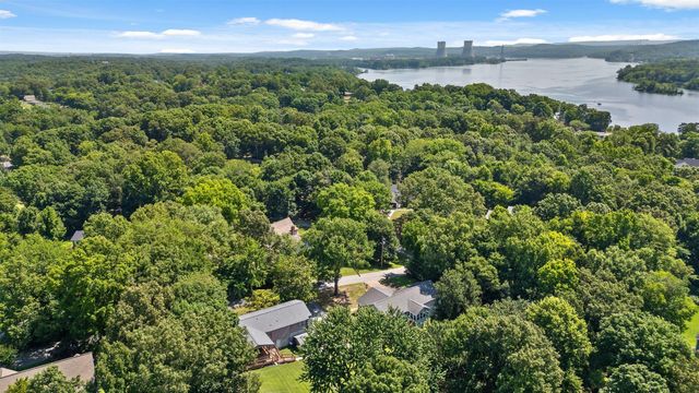 2404 Horseshoe Drive, Soddy Daisy, TN 37379
