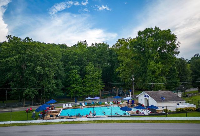 2404 Horseshoe Drive, Soddy Daisy, TN 37379
