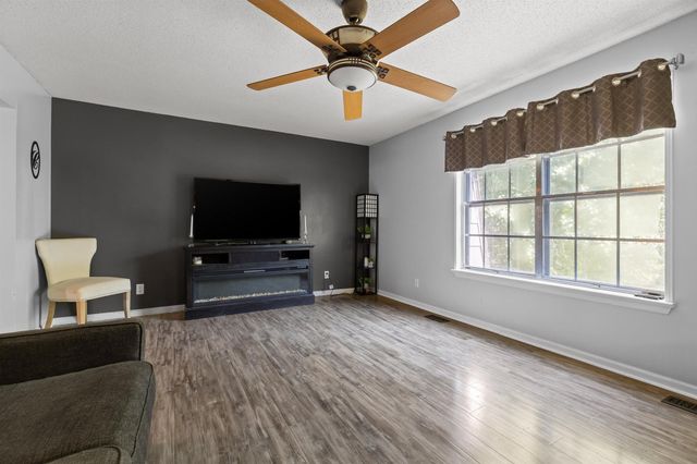 2404 Horseshoe Drive, Soddy Daisy, TN 37379