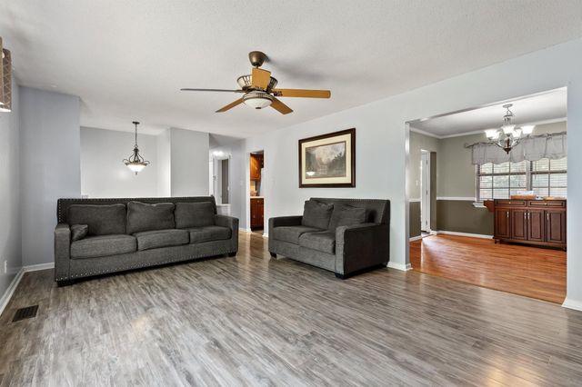 2404 Horseshoe Drive, Soddy Daisy, TN 37379