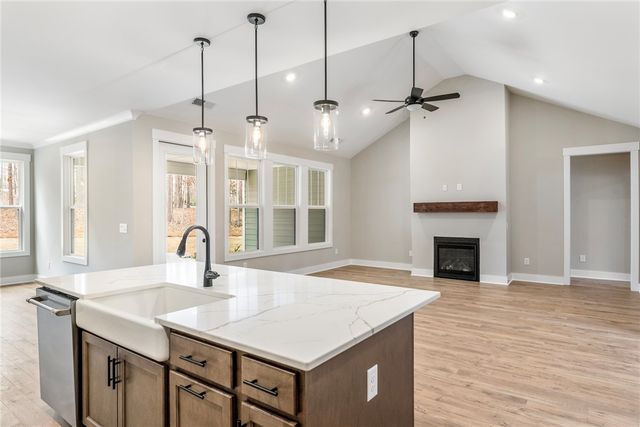 117 FALCON CREST WAY Way, Pickens, SC 29671