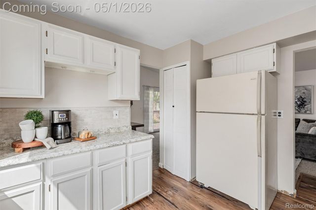42646 Somerset Drive, Canton Charter Township, MI 48187