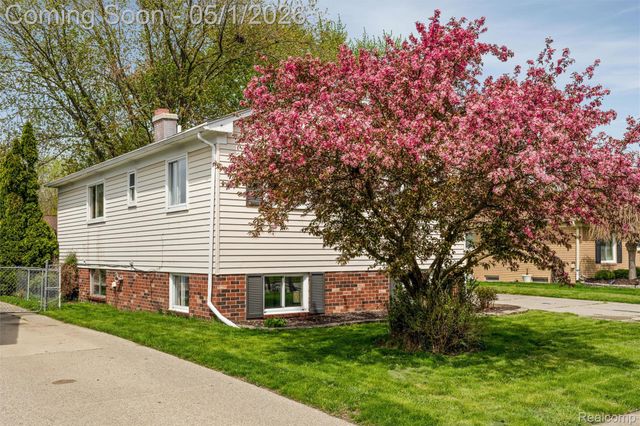 42646 Somerset Drive, Canton Charter Township, MI 48187