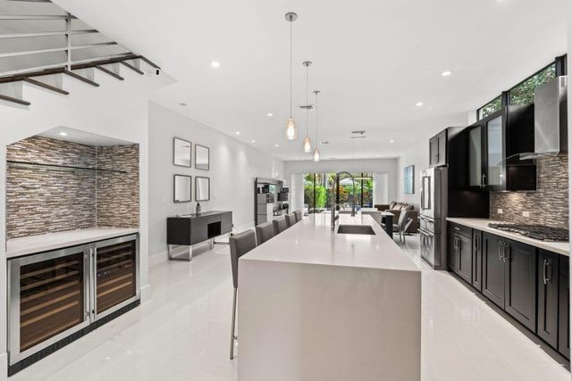 928 NE 16th Avenue 928, Fort Lauderdale, FL 33304