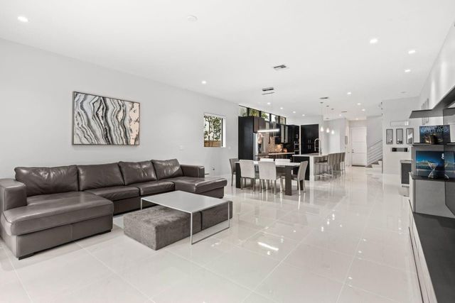 928 NE 16th Avenue 928, Fort Lauderdale, FL 33304