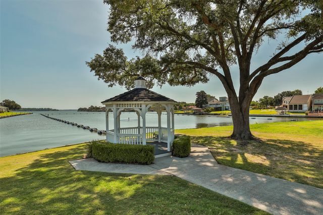 168 Capetown, Montgomery, TX 77356