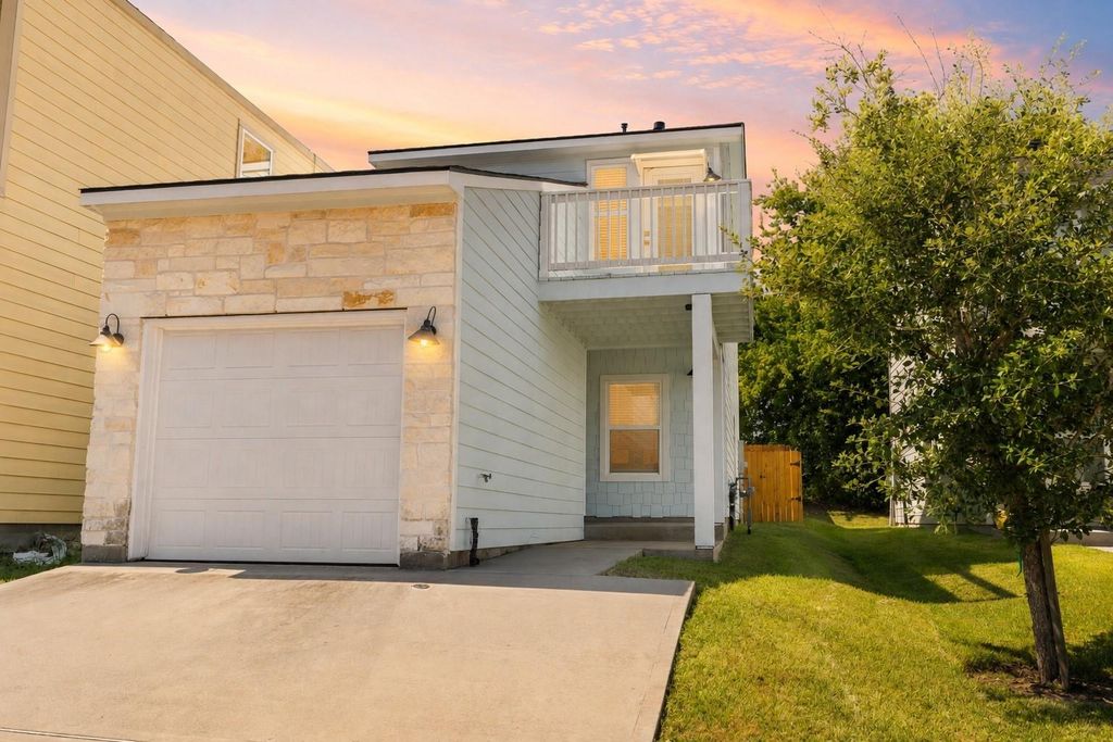 168 Capetown, Montgomery, TX 77356