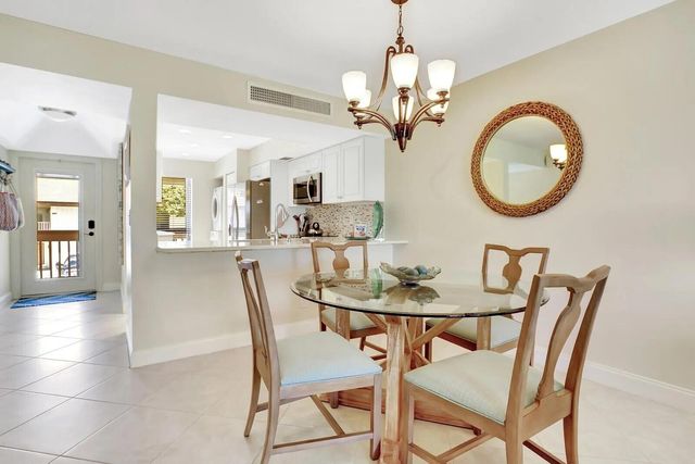 316 Brackenwood Circle 316, Palm Beach Gardens, FL 33418