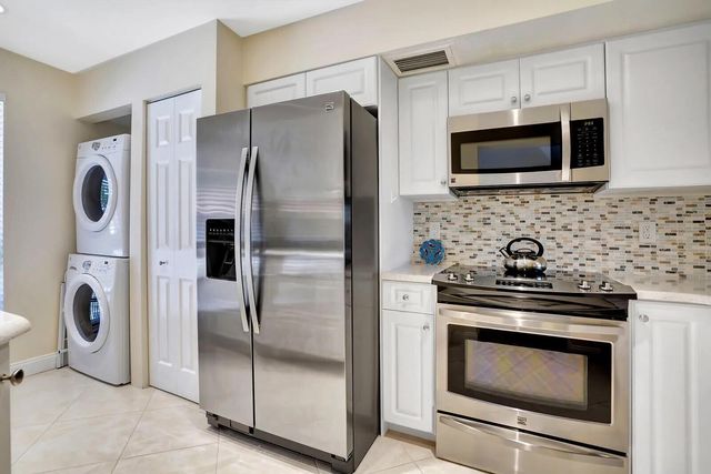 316 Brackenwood Circle 316, Palm Beach Gardens, FL 33418