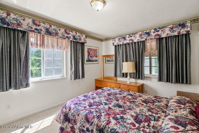 842 Eastriver Spur, Priest River, ID 83856