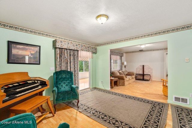 842 Eastriver Spur, Priest River, ID 83856