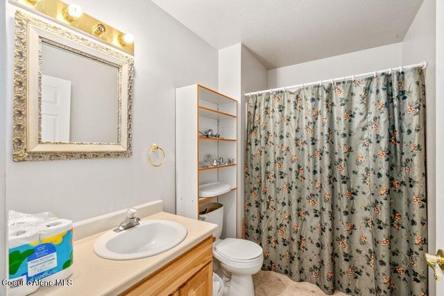 842 Eastriver Spur, Priest River, ID 83856