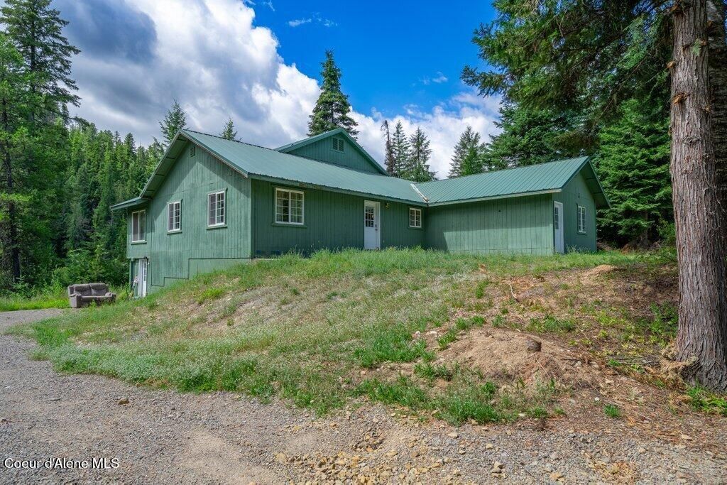842 Eastriver Spur, Priest River, ID 83856