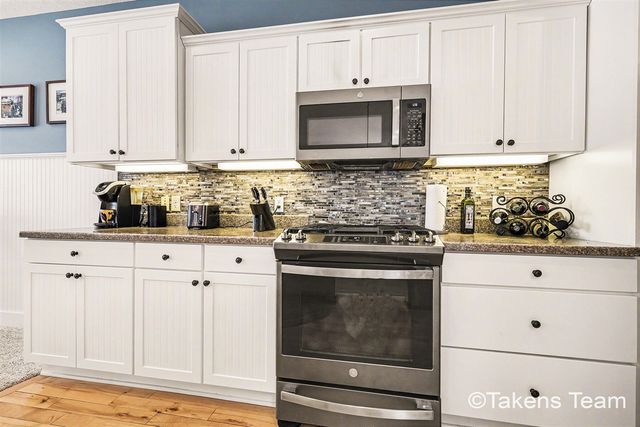 189 Mill Pond Drive 7, Middleville, MI 49333