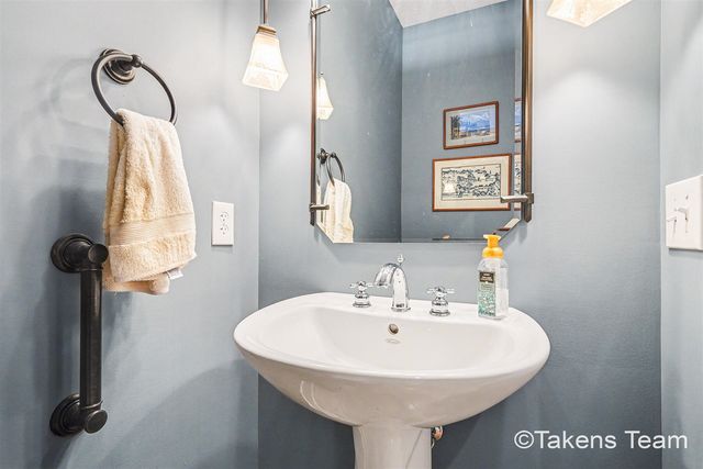 189 Mill Pond Drive 7, Middleville, MI 49333