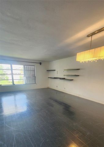 3811 NW 84th Ave 2B, Sunrise, FL 33351