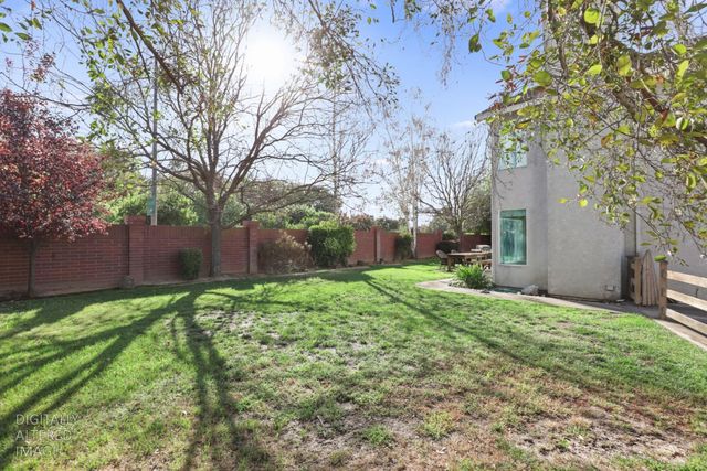 2540 Sequoia St, Lodi, CA 95242