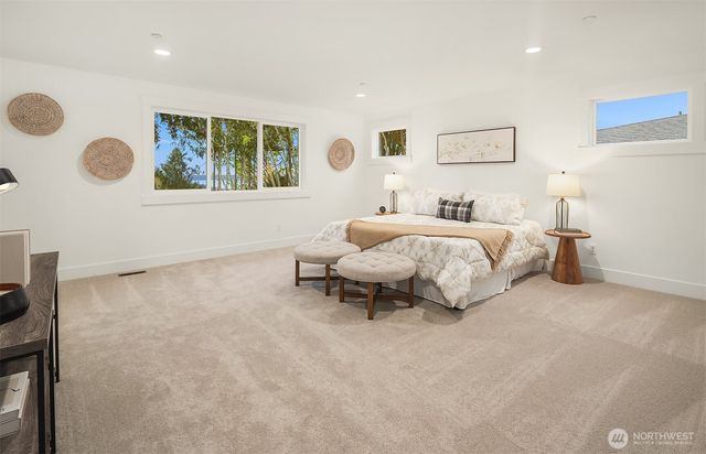 22214 98th Avenue W, Edmonds, WA 98020