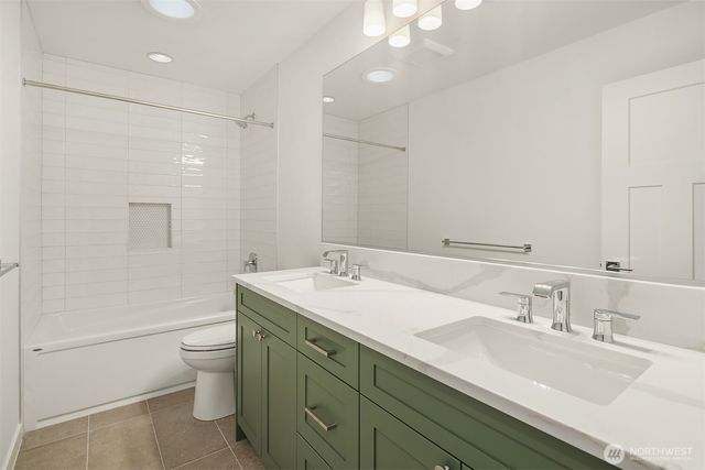 22214 98th Avenue W, Edmonds, WA 98020