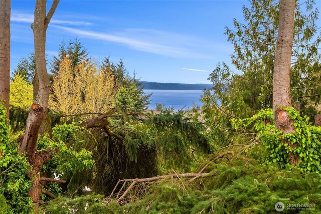 22214 98th Avenue W, Edmonds, WA 98020