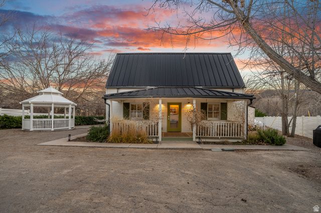 225 E MAIN ST, Rockville, UT 84763