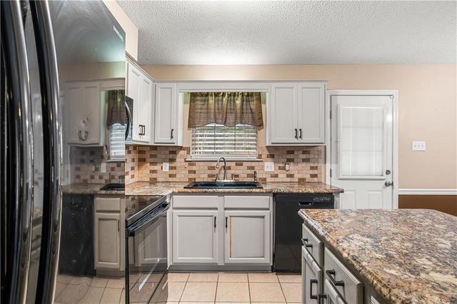 6332 Woodside Drive N, Theodore, AL 36582
